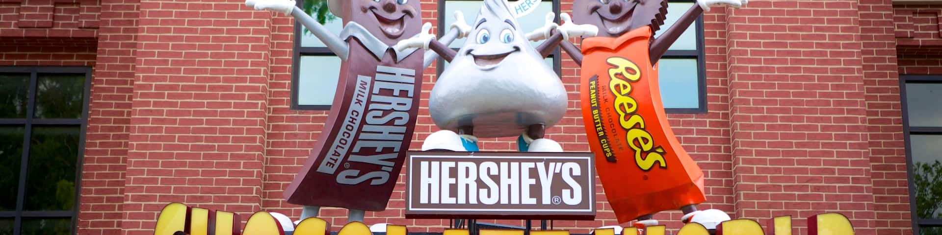 Hershey\'s Chocolate World featuring signage and markets