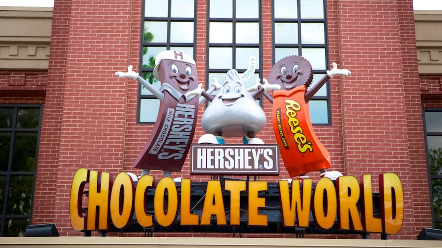 Hershey\'s Chocolate World featuring signage and markets