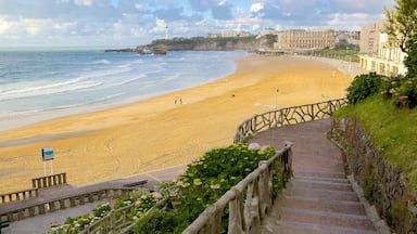 Biarritz featuring a sandy beach