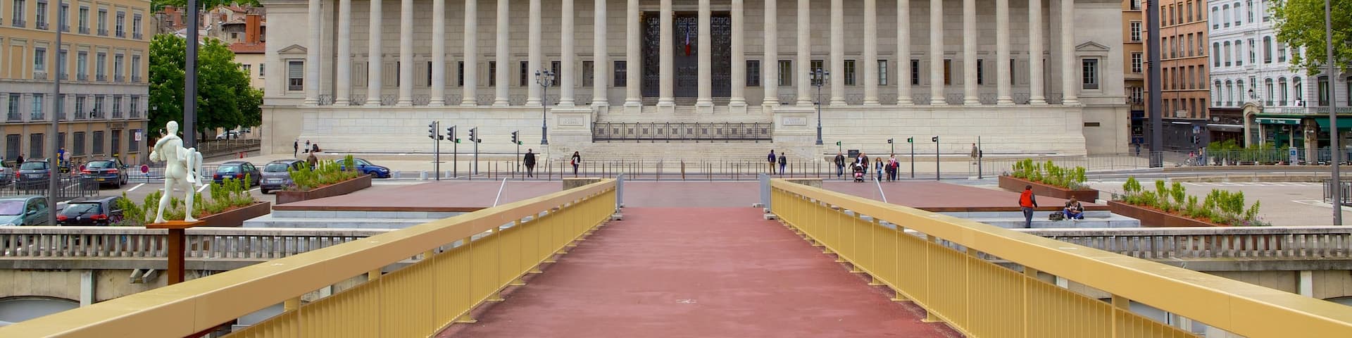 Bellecour Square showing heritage architecture and a square or plaza