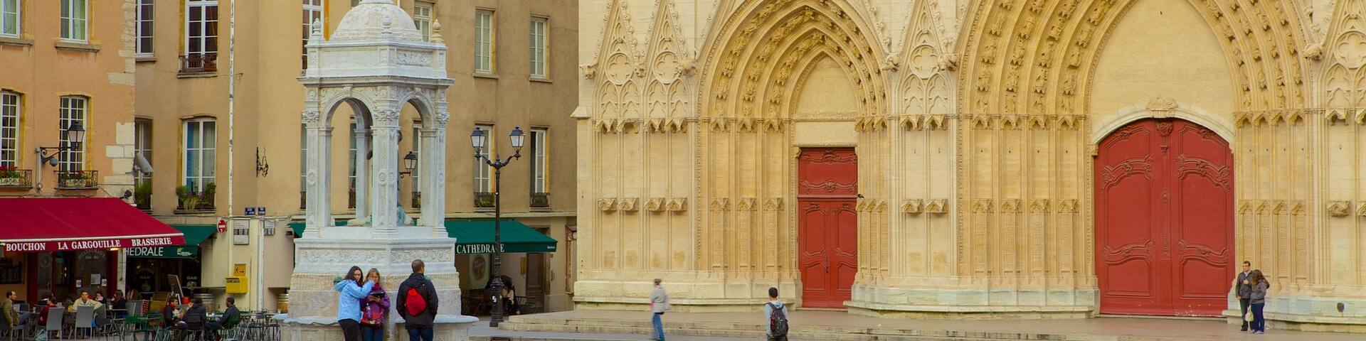 St. Jean Cathedral featuring a church or cathedral, religious elements and a square or plaza