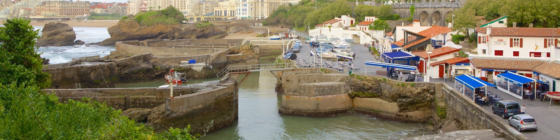 Port Vieux qui includes baie ou port