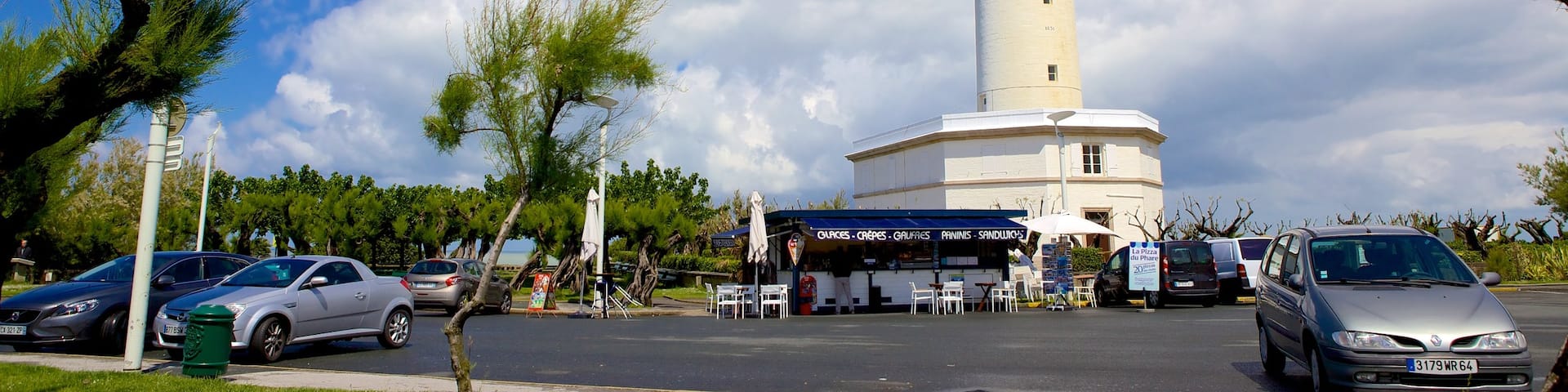 Biarritz Lighthouse which includes a lighthouse