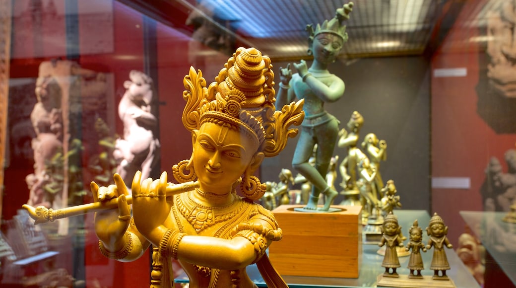 Museo Asiático de Arte Oriental mostrando arte