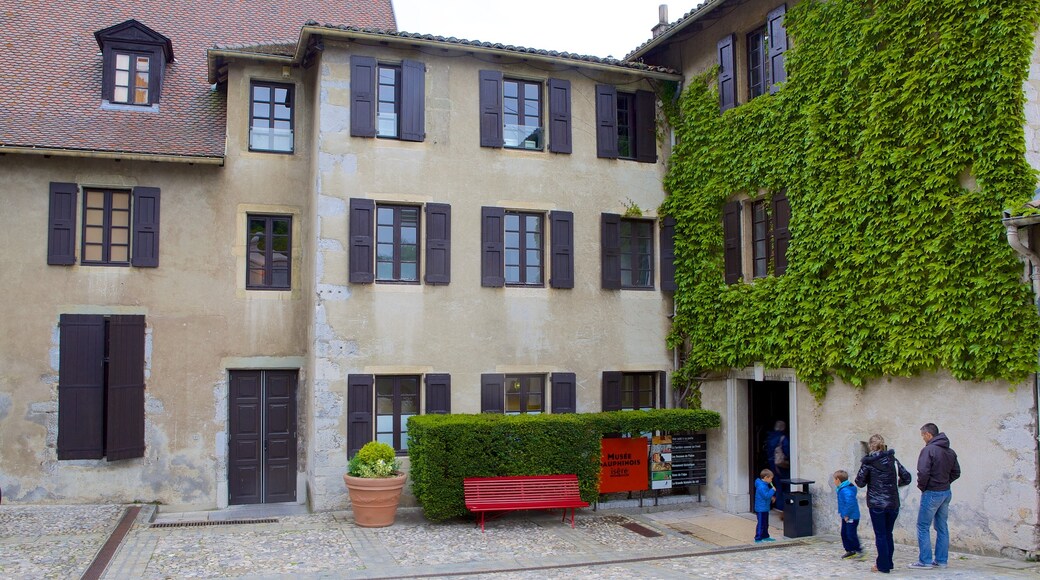 Musée dauphinois y también una familia