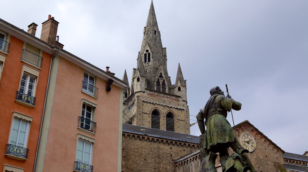 Grenoble toont straten en historische architectuur