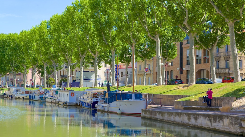 Narbonne mettant en vedette navigation et rivière ou ruisseau