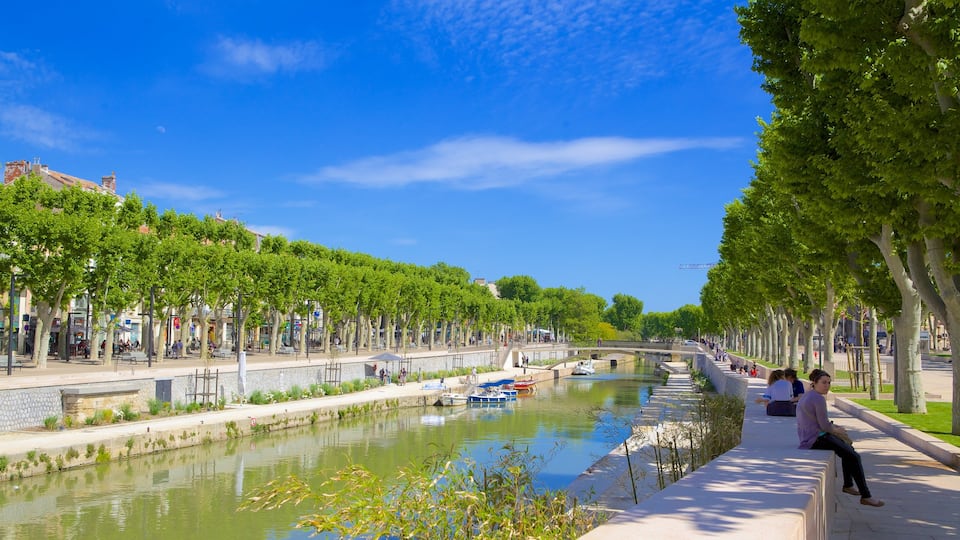 Narbonne montrant rivière ou ruisseau