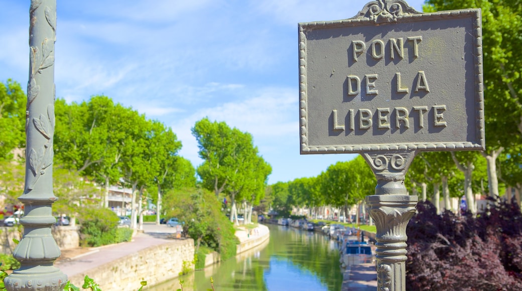 Narbonne montrant signalisation