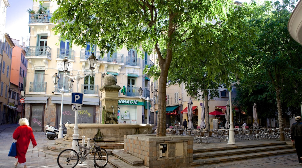 Old Town which includes street scenes