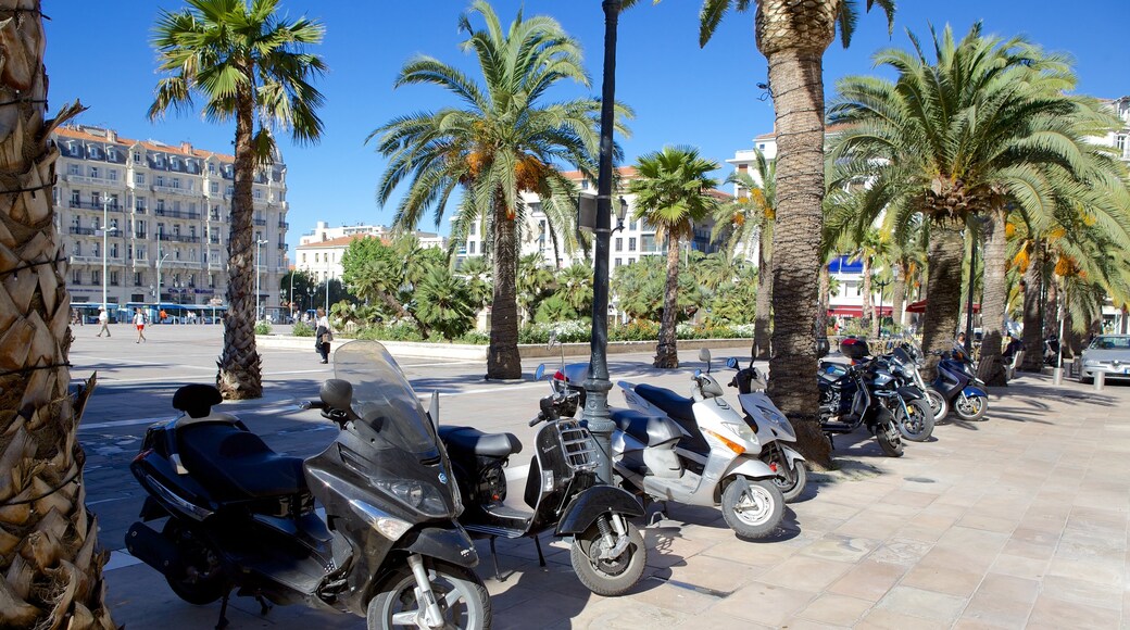 Place de la Liberte showing street scenes