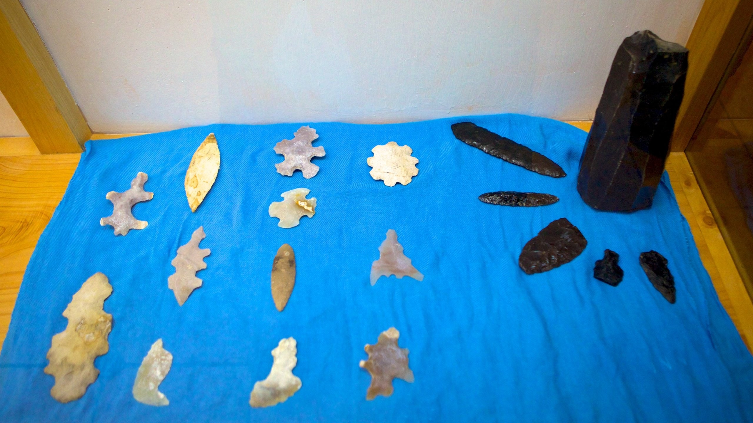 Panajachel featuring interior views