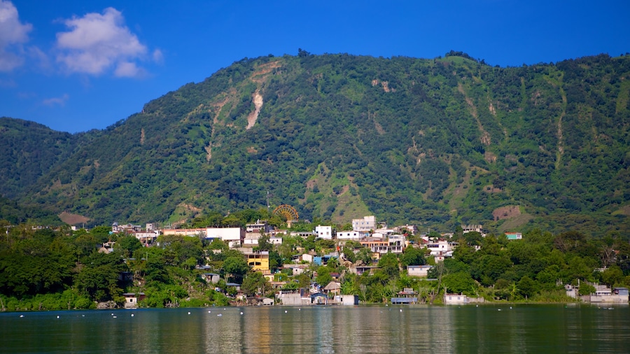 San Juan La Laguna bevat bergen en een meer of poel