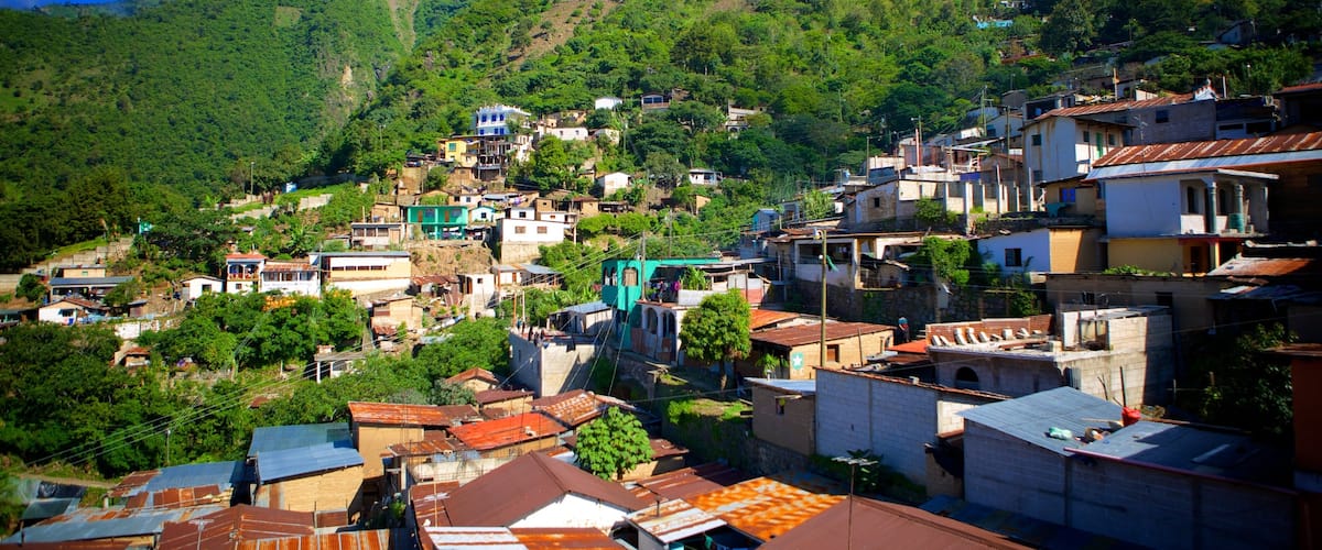 Santa Cruz La Laguna mostrando una ciudad y vistas de paisajes