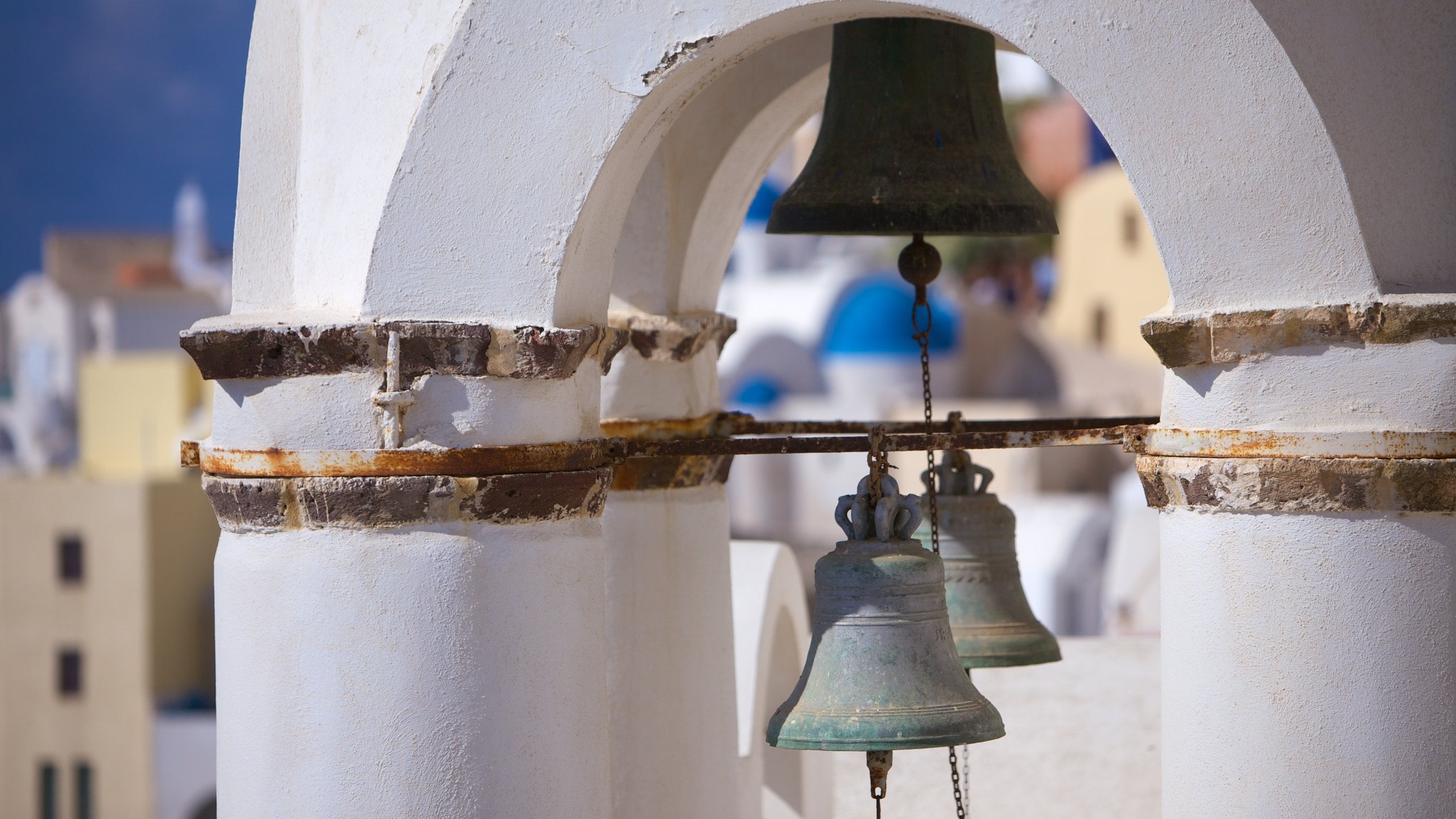 Oia featuring heritage architecture and a church or cathedral