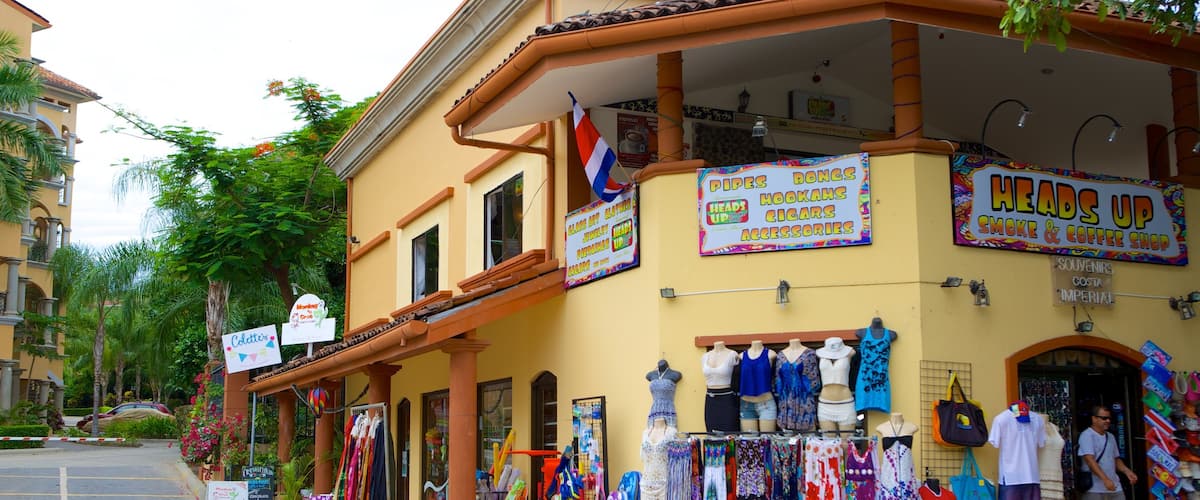 Tamarindo og byder på gadeliv og shopping