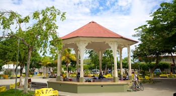 Liberia caracterizando uma praça ou plaza