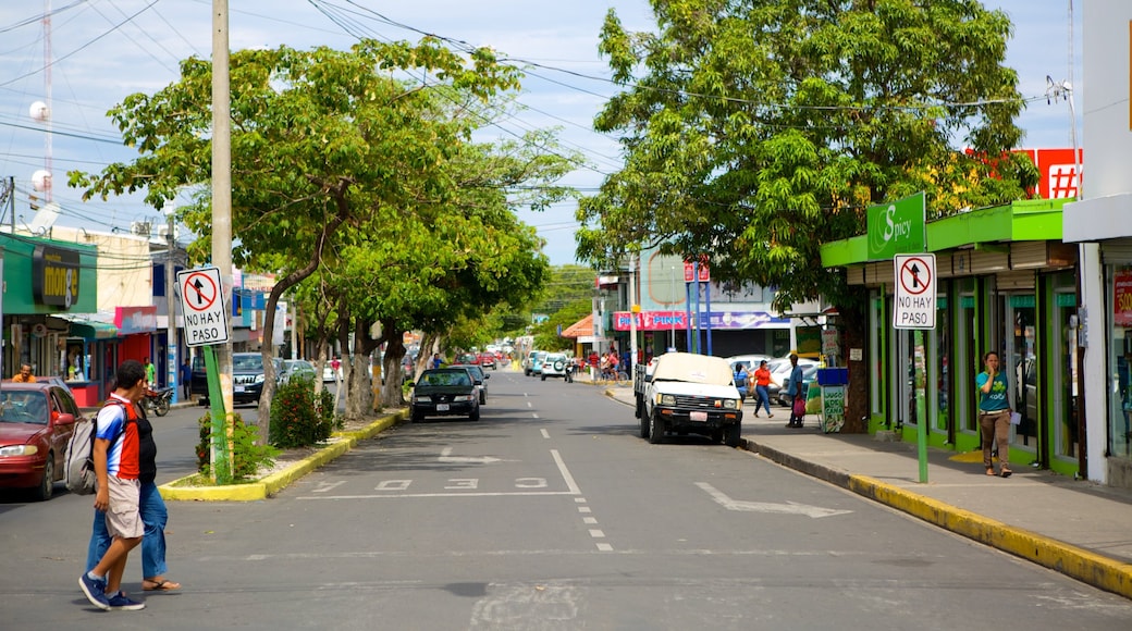 Liberia which includes street scenes