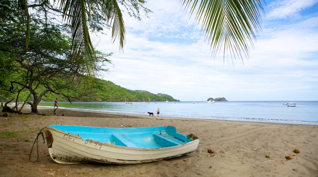 Playa Hermosa das einen Bootfahren und Sandstrand