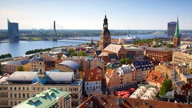 St. Peter\'s Church showing a city and landscape views