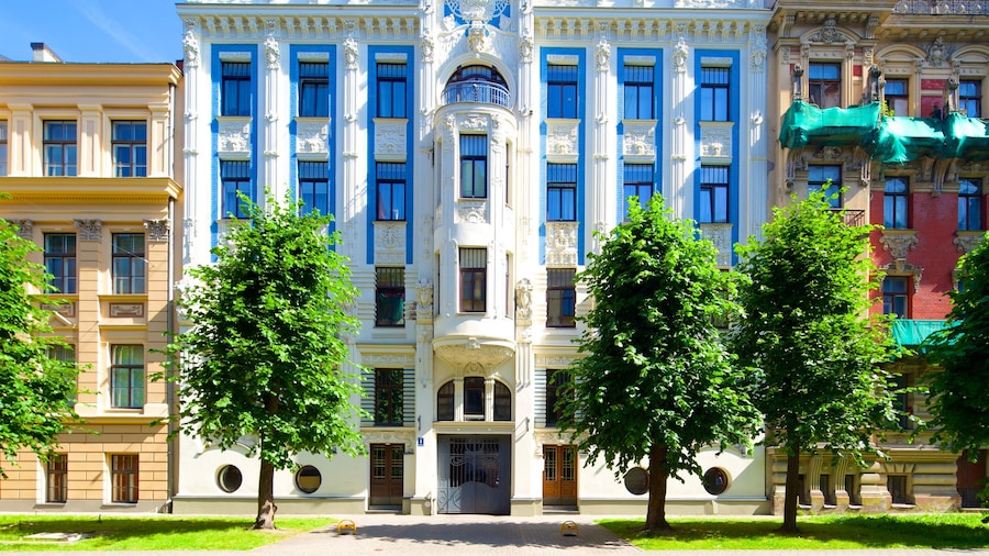 Riga mettant en vedette patrimoine architectural, maison et scĂšnes de rue