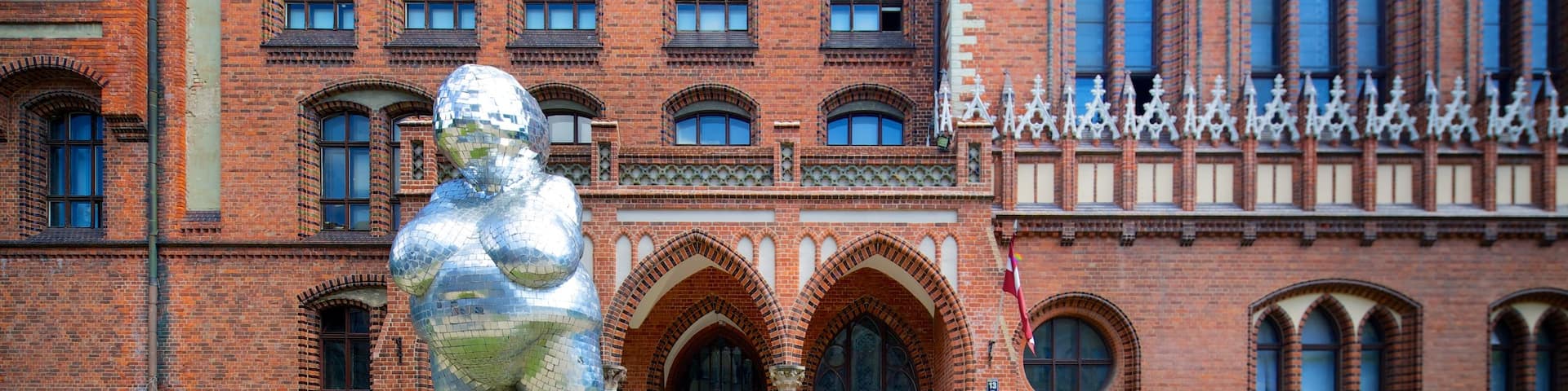 Latvian Art Museum which includes a statue or sculpture