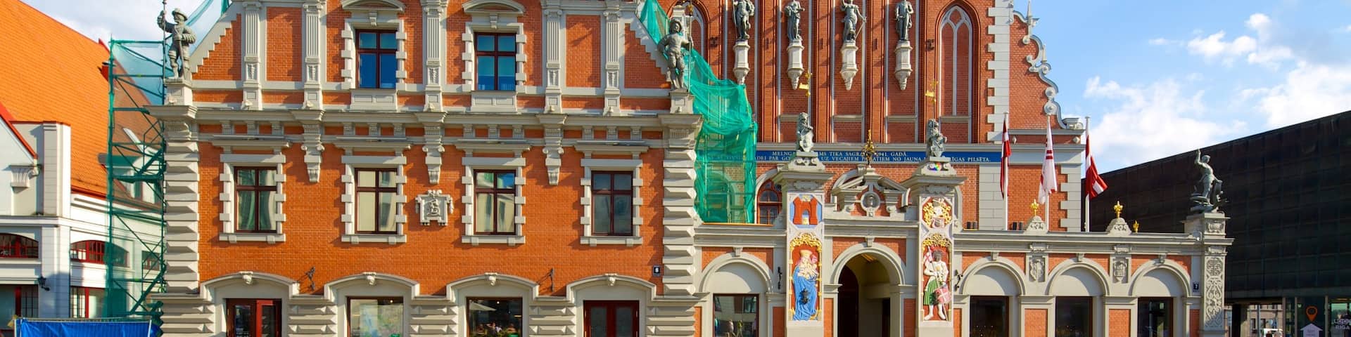 House of the Blackheads showing heritage architecture and street scenes