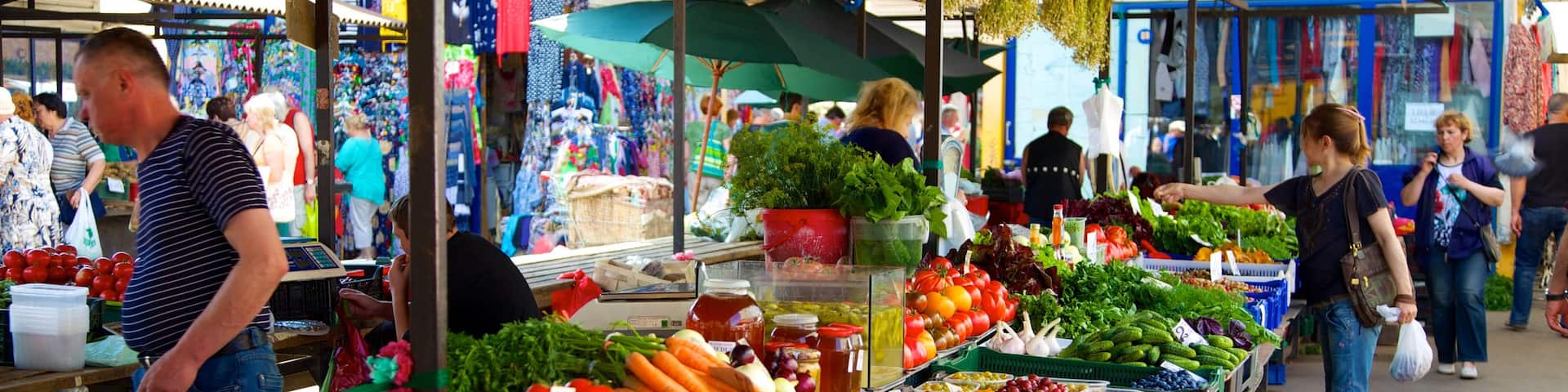 Riga Central Market which includes markets and street scenes as well as a large group of people