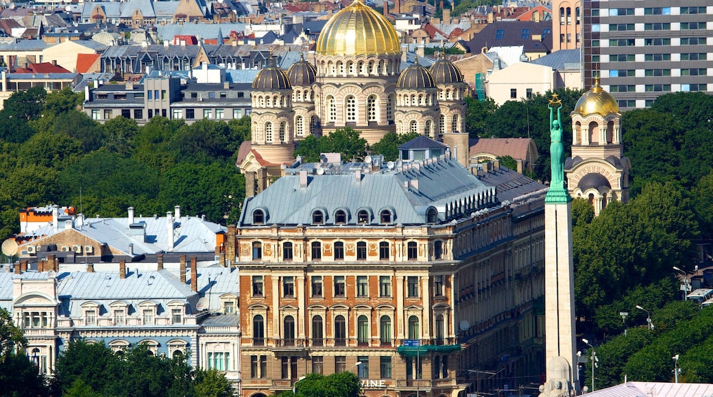 St. Peter\'s Church showing a city