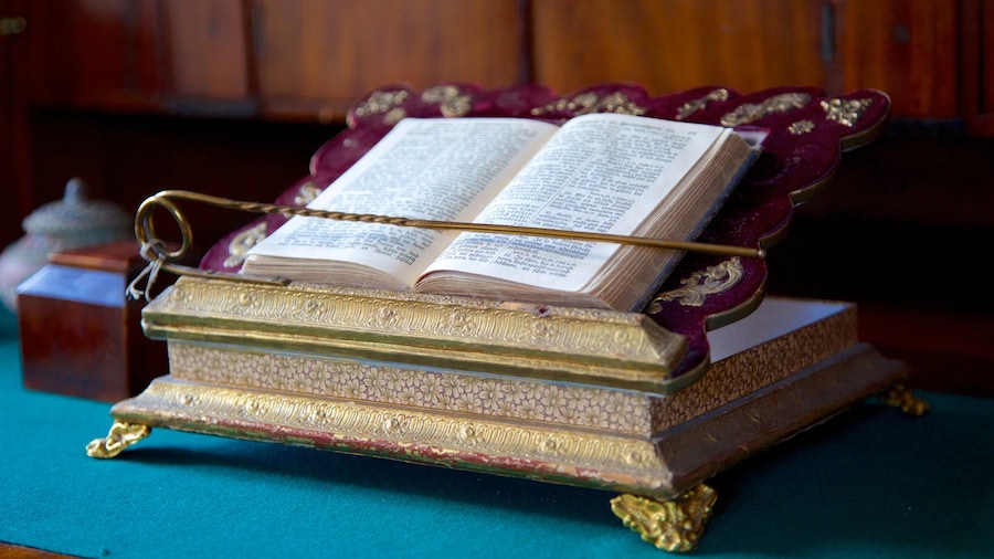 Huis van Mentzendorff toont interieur, historisch erfgoed en een huis