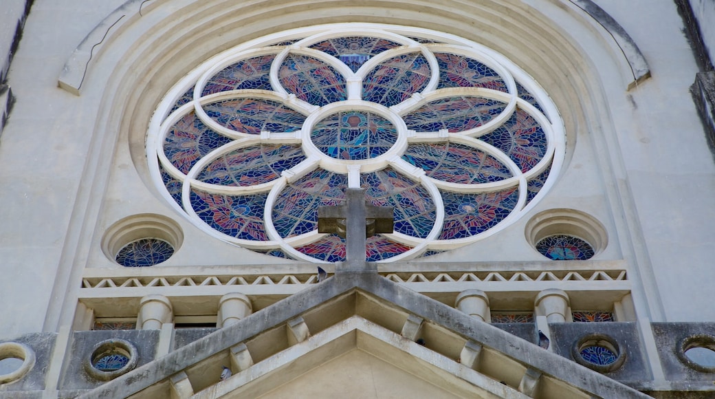 Fortaleza inclusief een kerk of kathedraal, historische architectuur en religieuze elementen