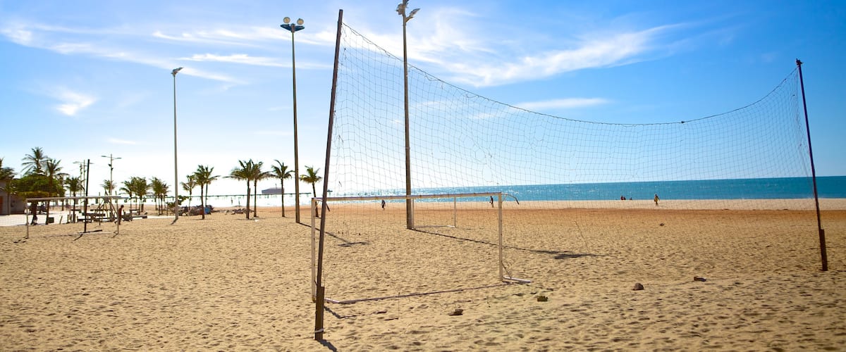 Fortaleza featuring a beach