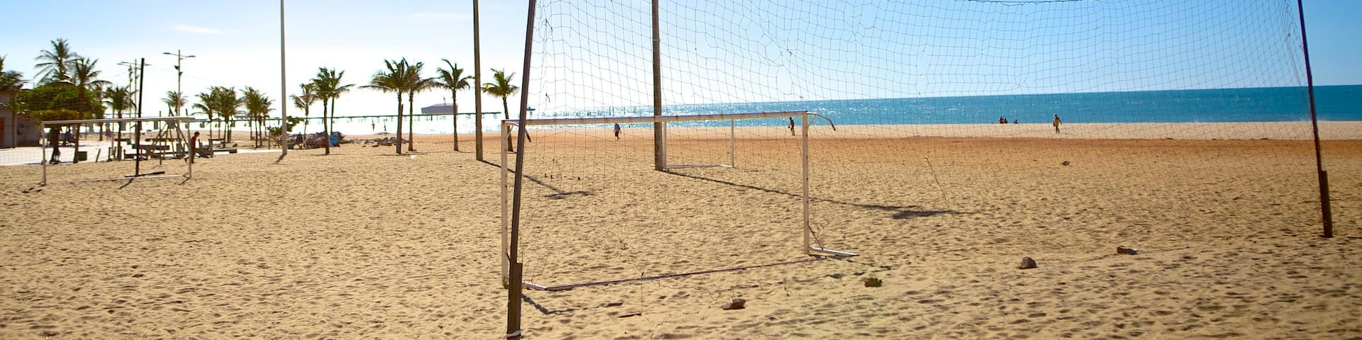 Fortaleza featuring a beach