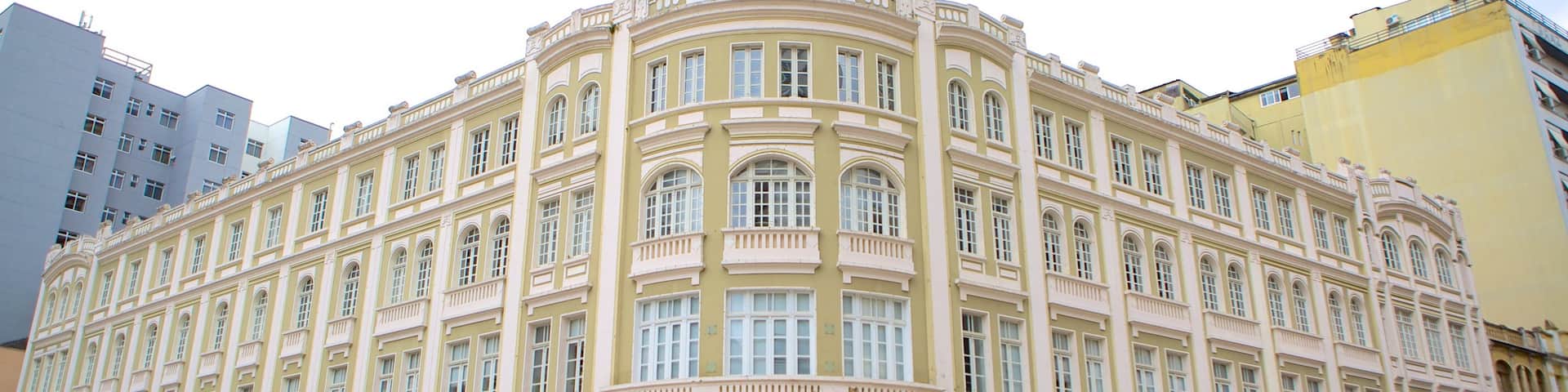 Curitiba showing street scenes and heritage architecture