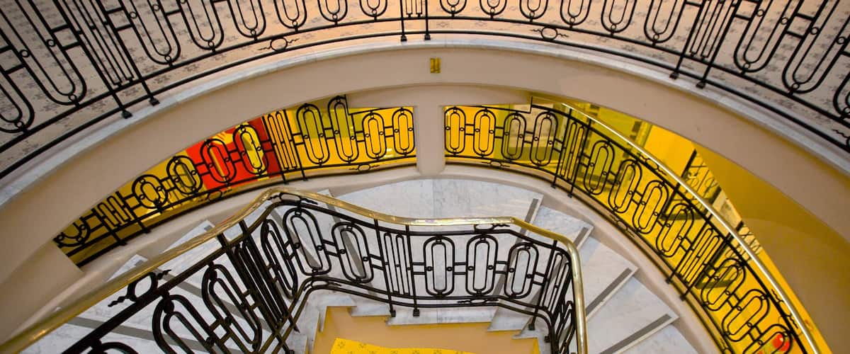 Centre culturel Santander mettant en vedette vues intérieures et architecture moderne