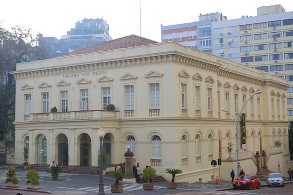 Porto Alegre mettant en vedette patrimoine architectural et scĂšnes de rue