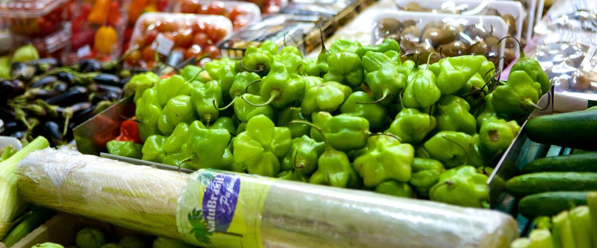 Mercado Público caracterizando comida e mercados