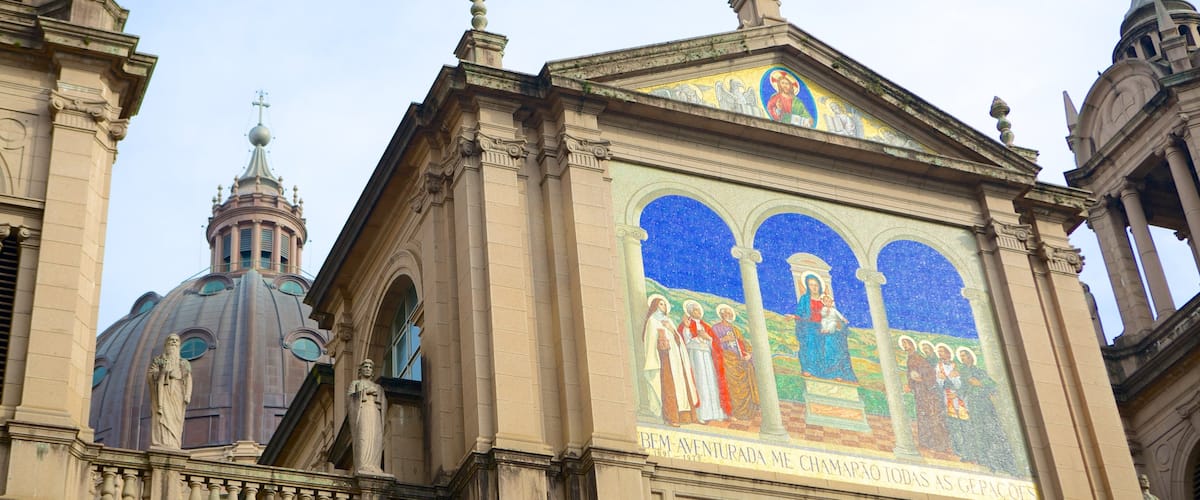 Metropolitan Cathedral showing religious elements, heritage architecture and a church or cathedral