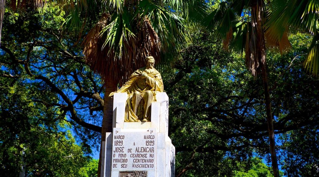 Passeio Publico showing a statue or sculpture