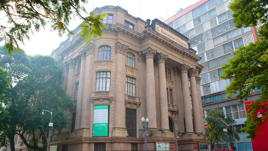 Centro culturale Santander caratteristiche di strade, architettura d\'epoca e edificio amministrativo