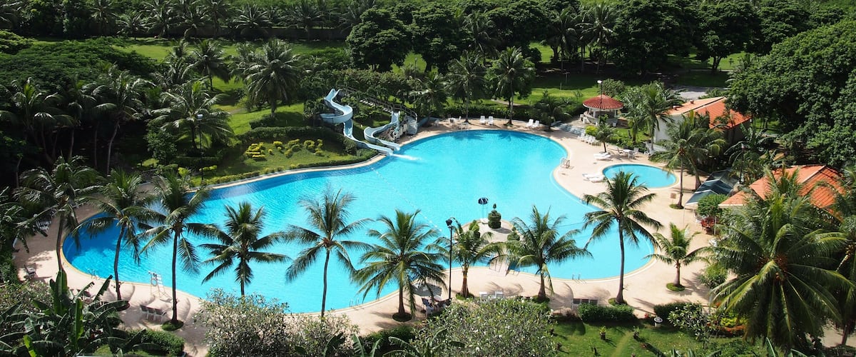 Saipan qui includes panoramas, piscine et hôtel ou complexe de luxe