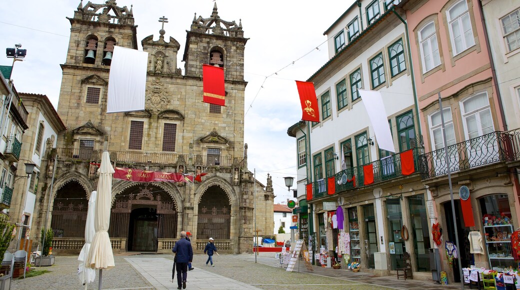 Braga Cathedral which includes street scenes