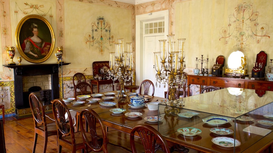 Palacio dos Biscainhos mostrando vista interna, una casa y castillo o palacio