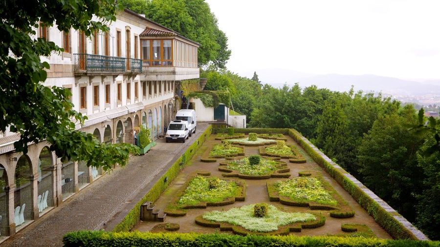 Bom Jesus do Monte mostrando giardino