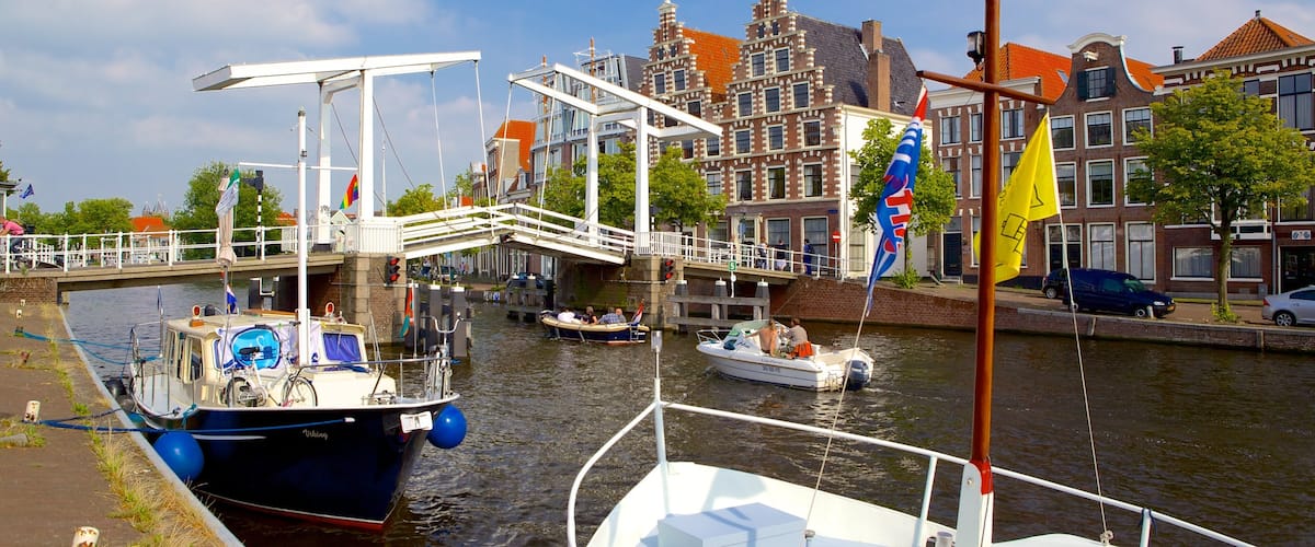Haarlem montrant navigation et riviĂšre ou ruisseau