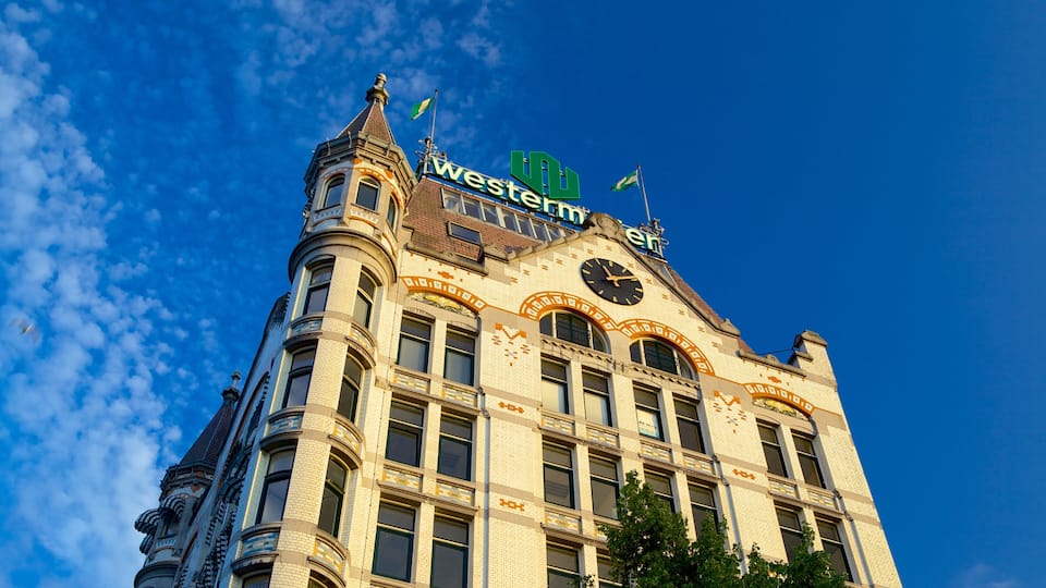 Rotterdam showing heritage elements and heritage architecture