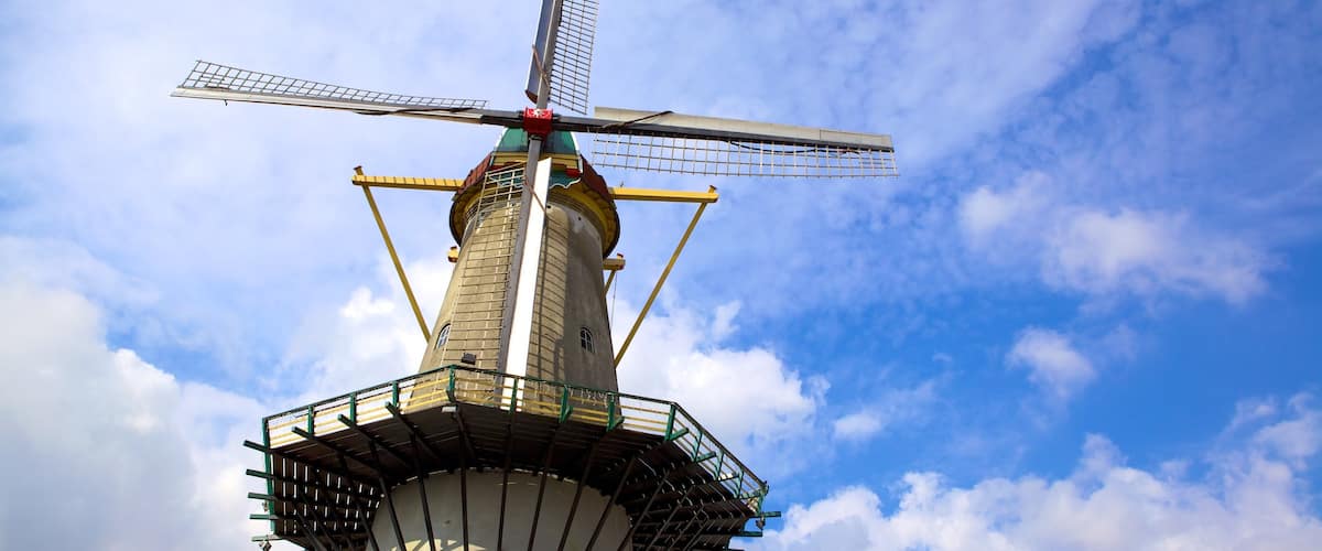 Spijkenisse que incluye un molino de viento y patrimonio de arquitectura