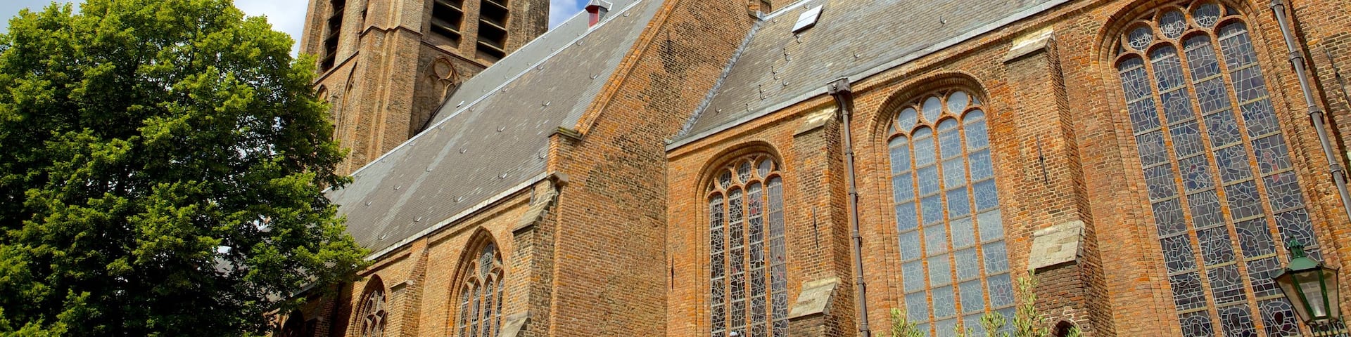 Oude Kerk which includes a church or cathedral and heritage architecture