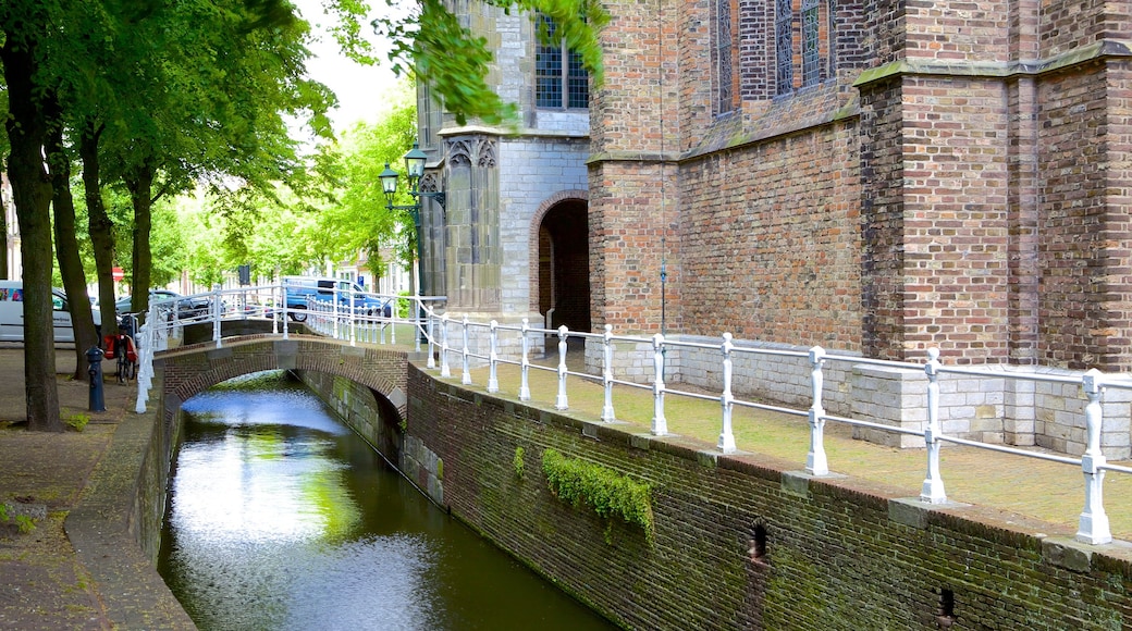 Oude Kerk showing a river or creek and a bridge