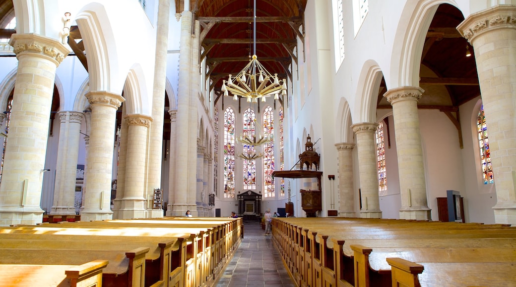 Oude Kerk som inkluderer kirke eller katedral, religiøse elementer og kulturarv